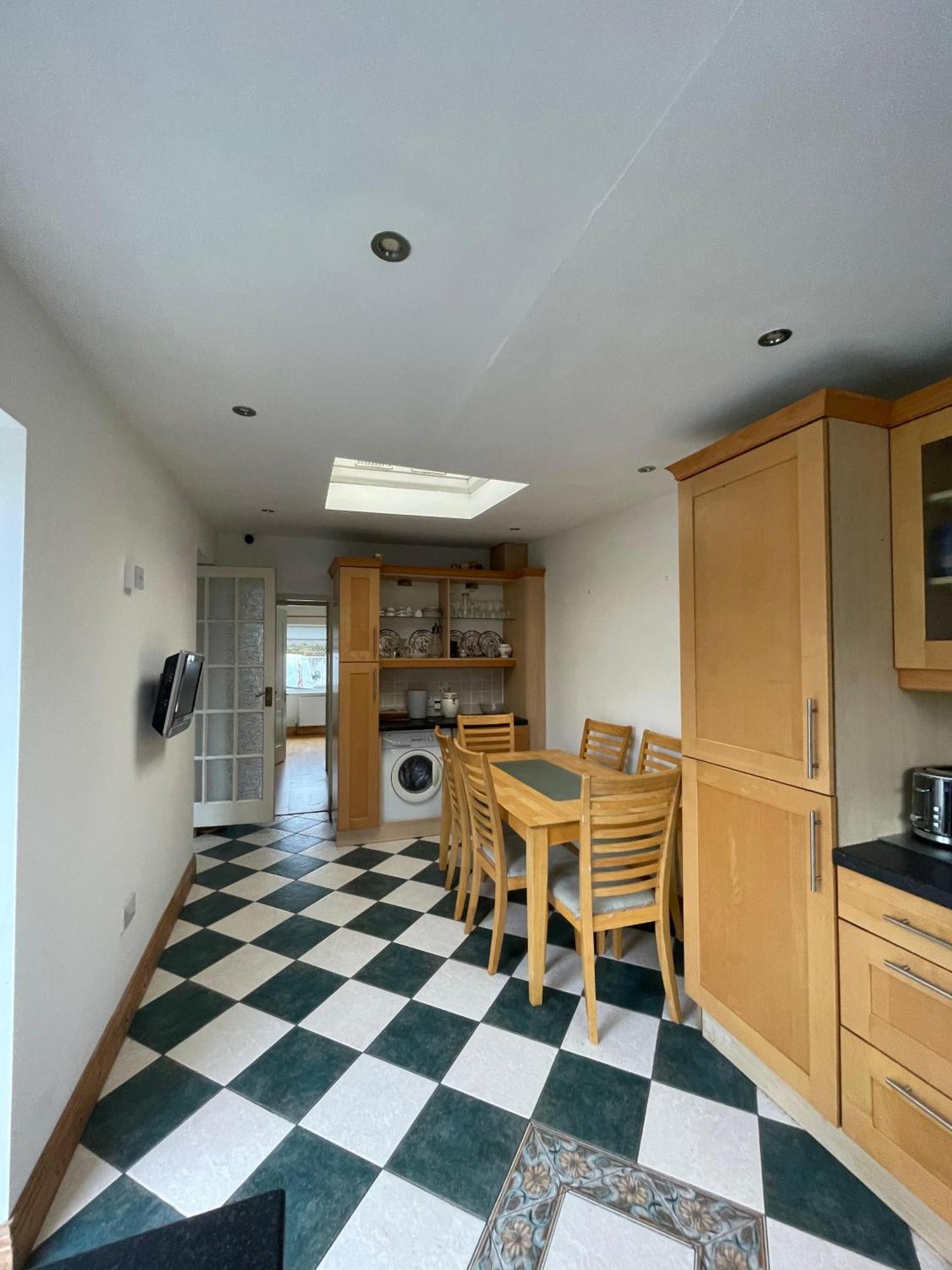 Superb Double Near Airport - 3 Maison d'hôtes