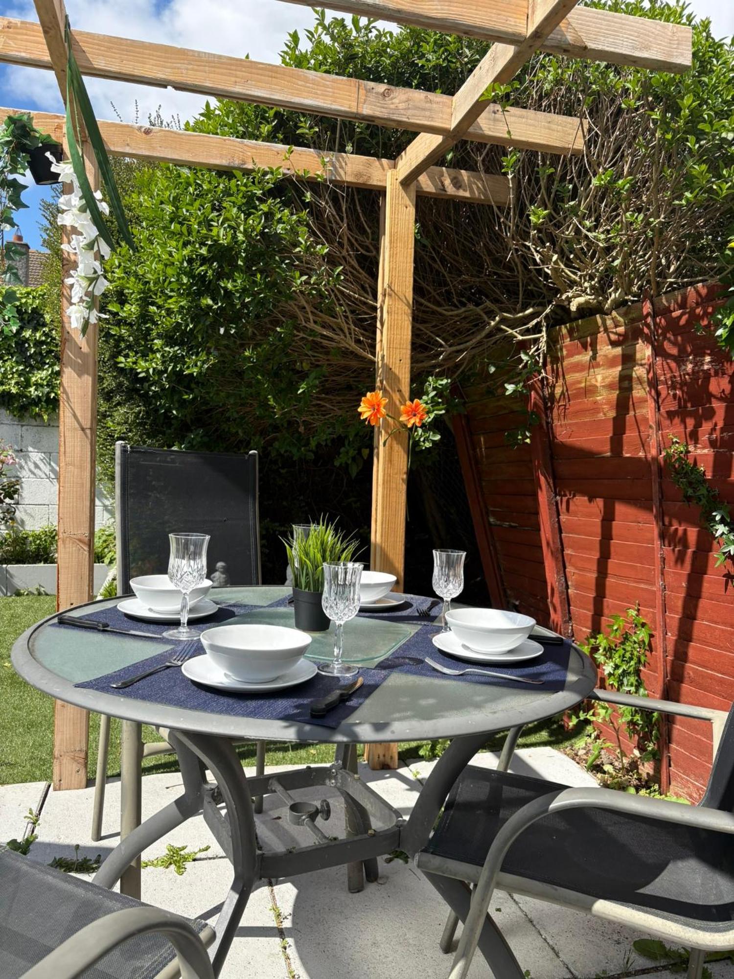 Superb Double Near Airport - 3 Maison d'hôtes *